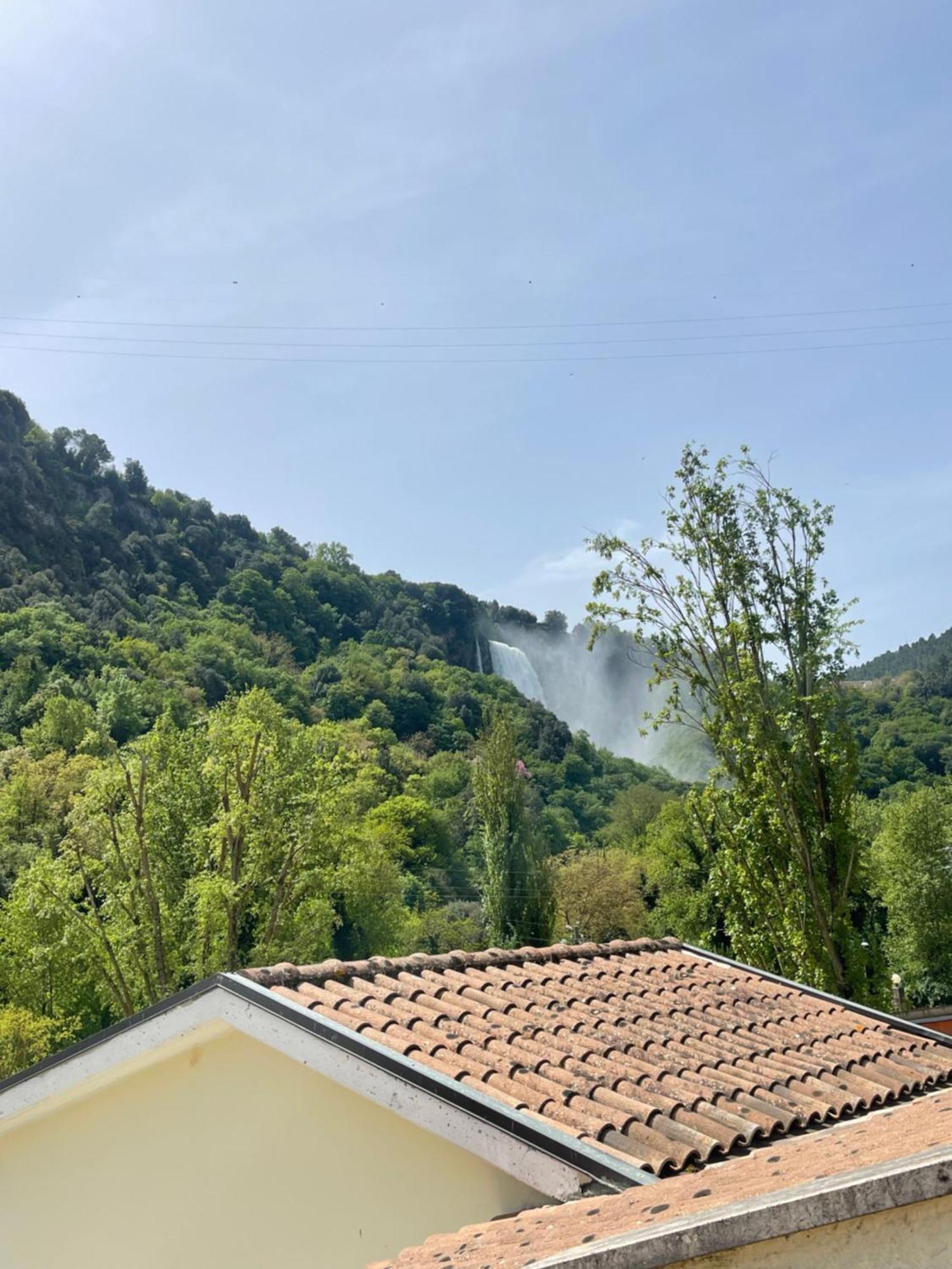 Hotel Il Casolare Della Cascata Terni Exterior foto