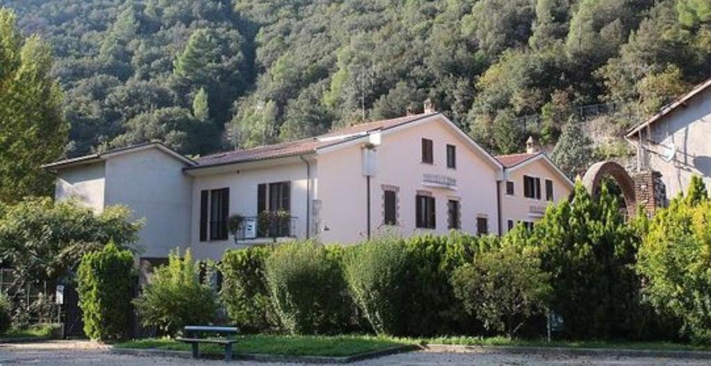 Hotel Il Casolare Della Cascata Terni Exterior foto